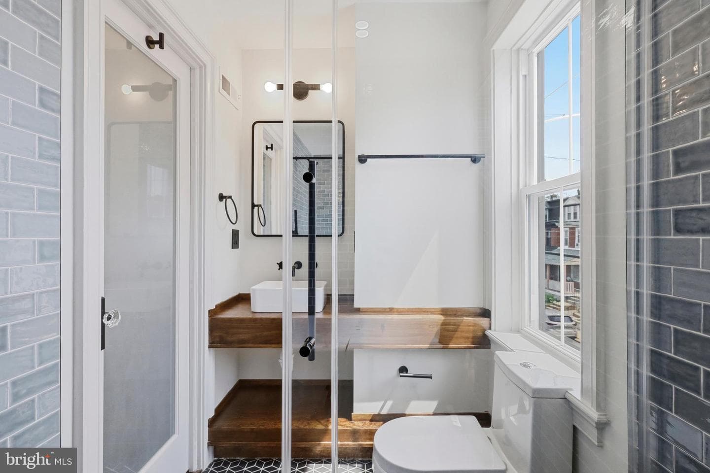 200 E Hortter Street photo 26
