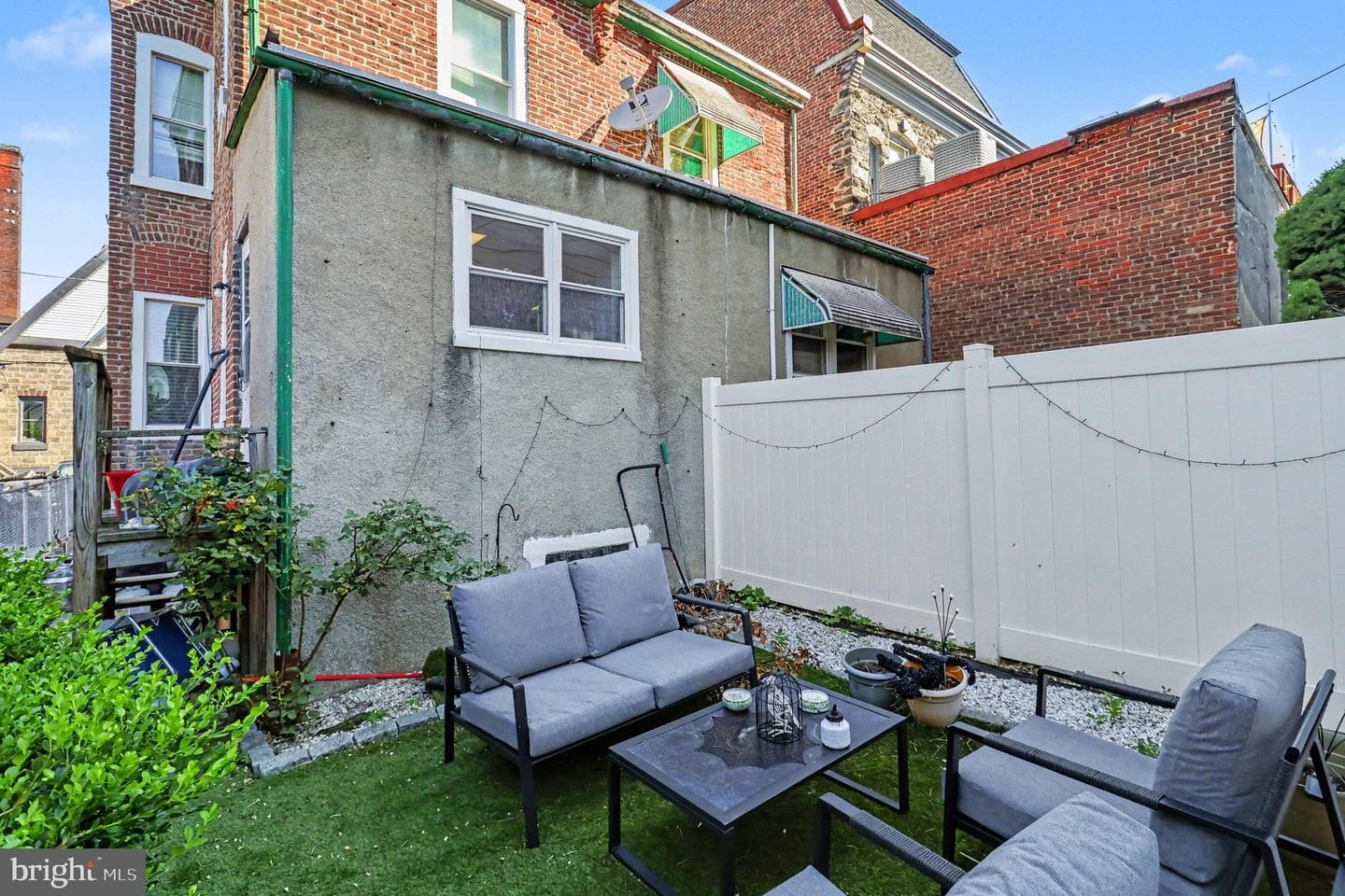 154 W Salaignac Street photo 23