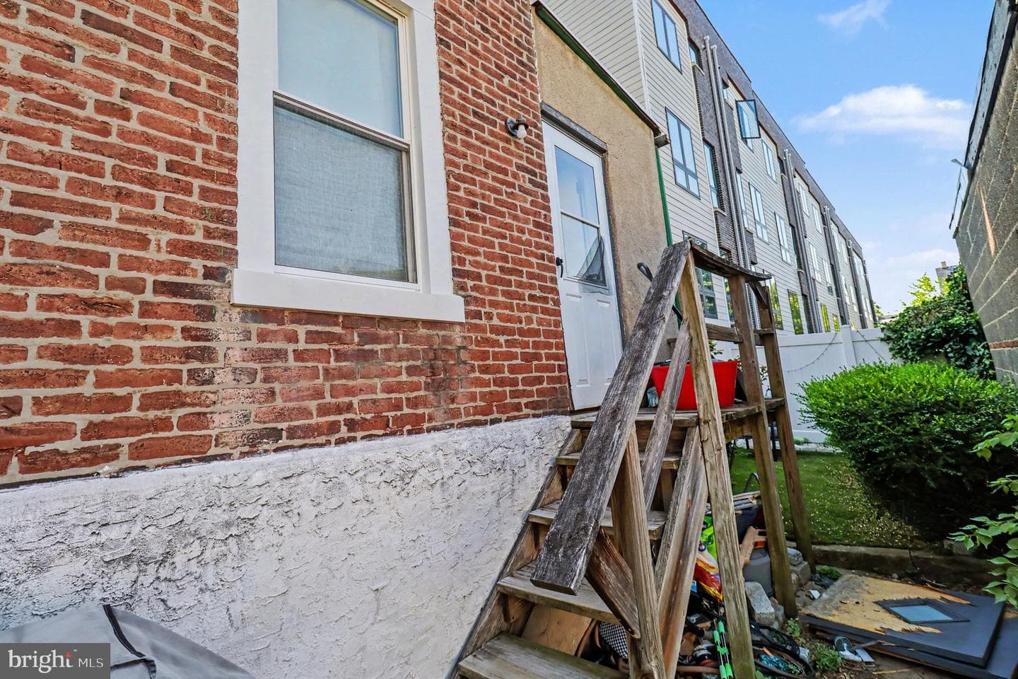 154 W Salaignac Street photo 24