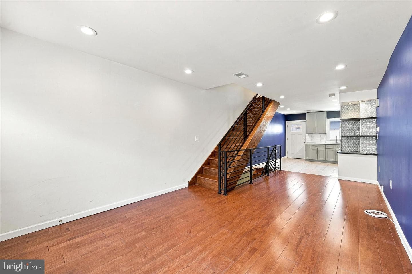 519 Dudley Street photo 3