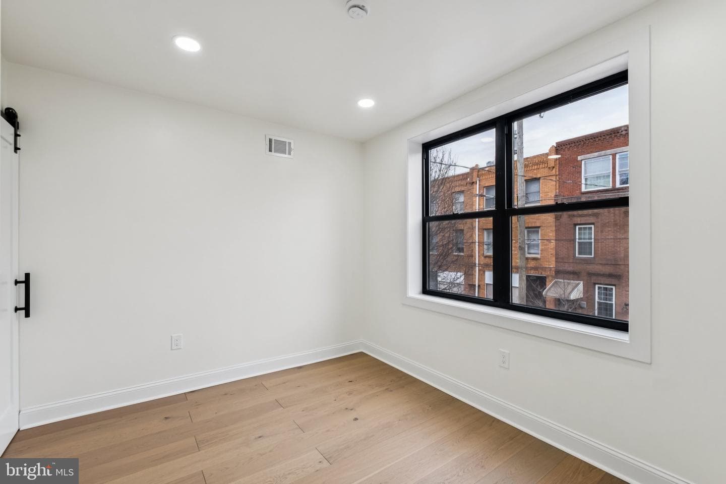 1031 Ellsworth Street photo 20