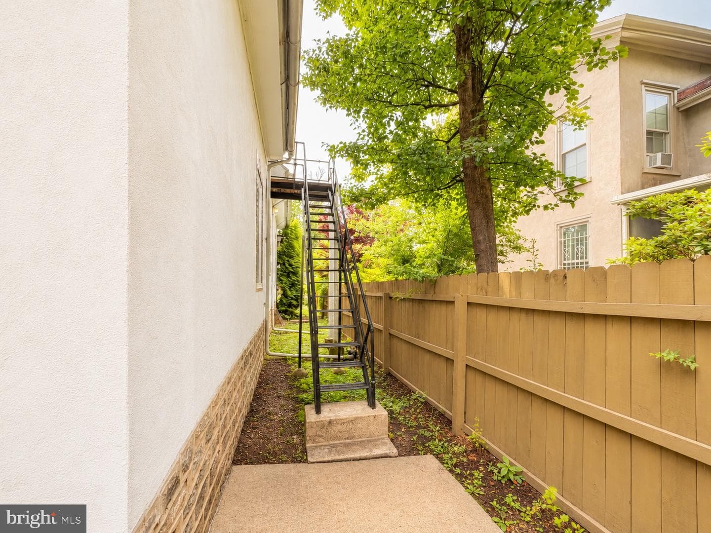 539 Hermit Street photo 34
