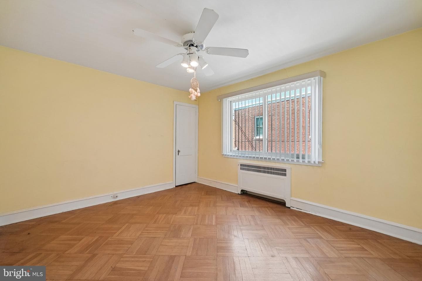 914 E Dorset Street photo 11