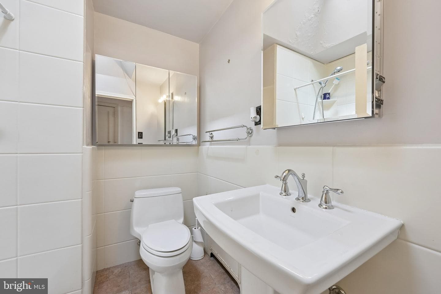 914 E Dorset Street photo 12