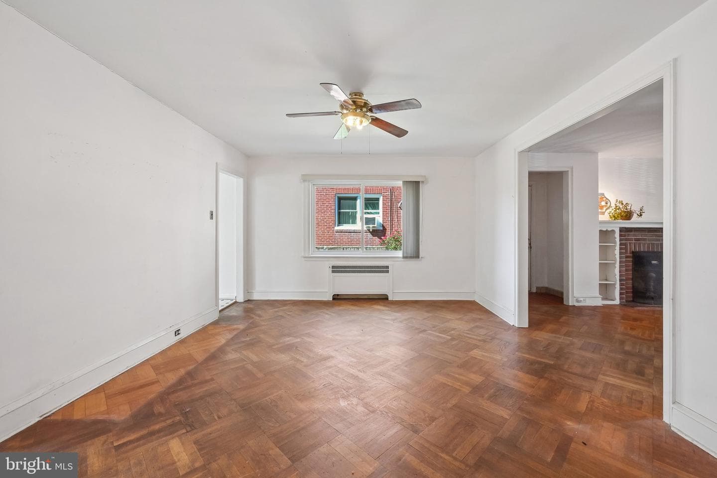 914 E Dorset Street photo 5