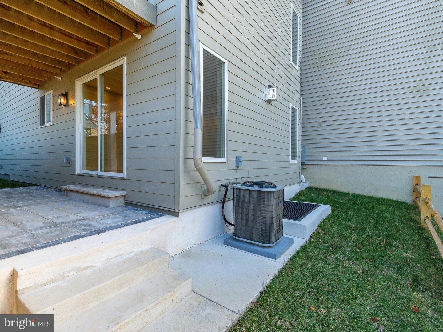 252 Gates Street photo 12