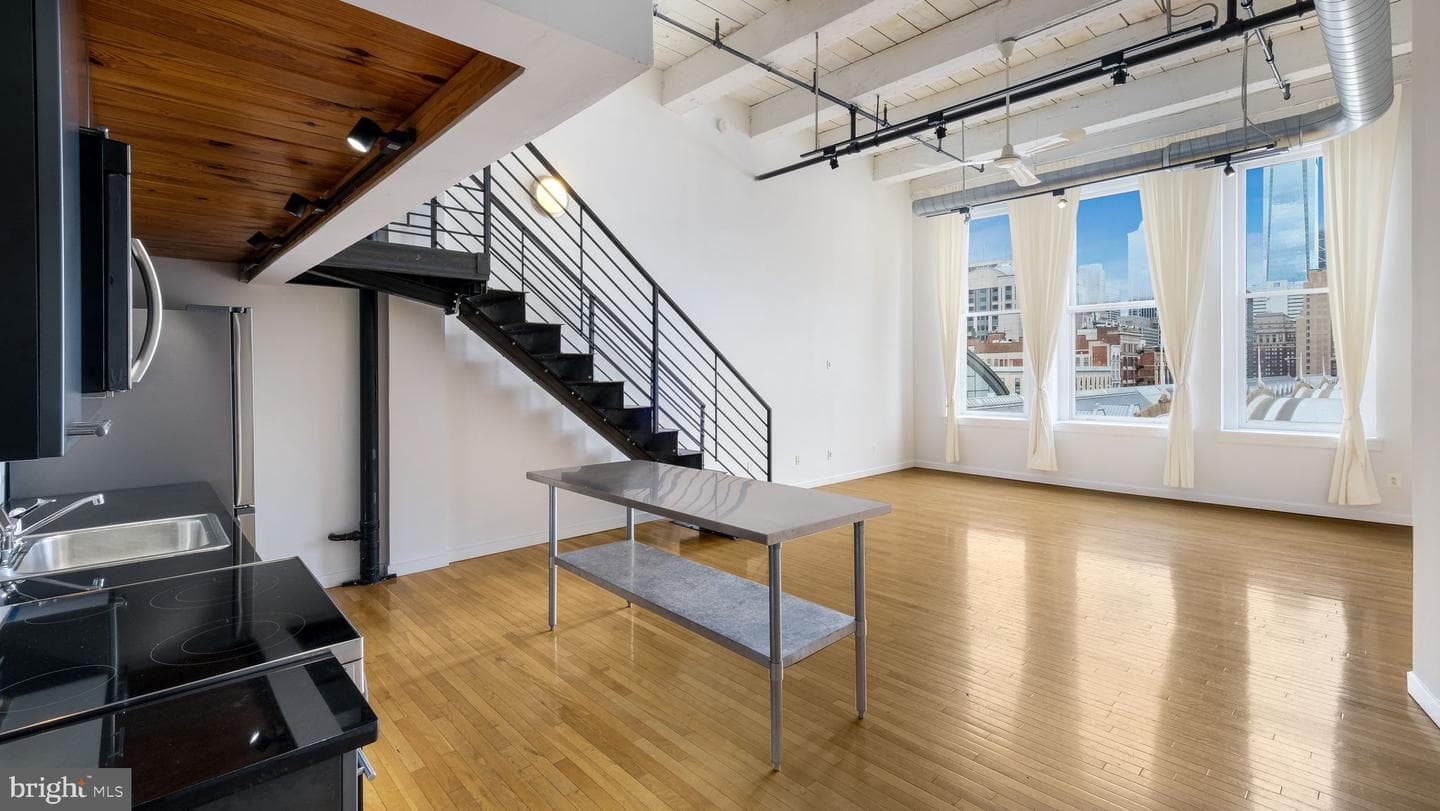1027 Arch Street #606 photo 9