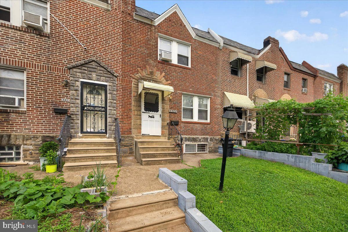 4302 St Philadelphia Pa 19124 photo 3