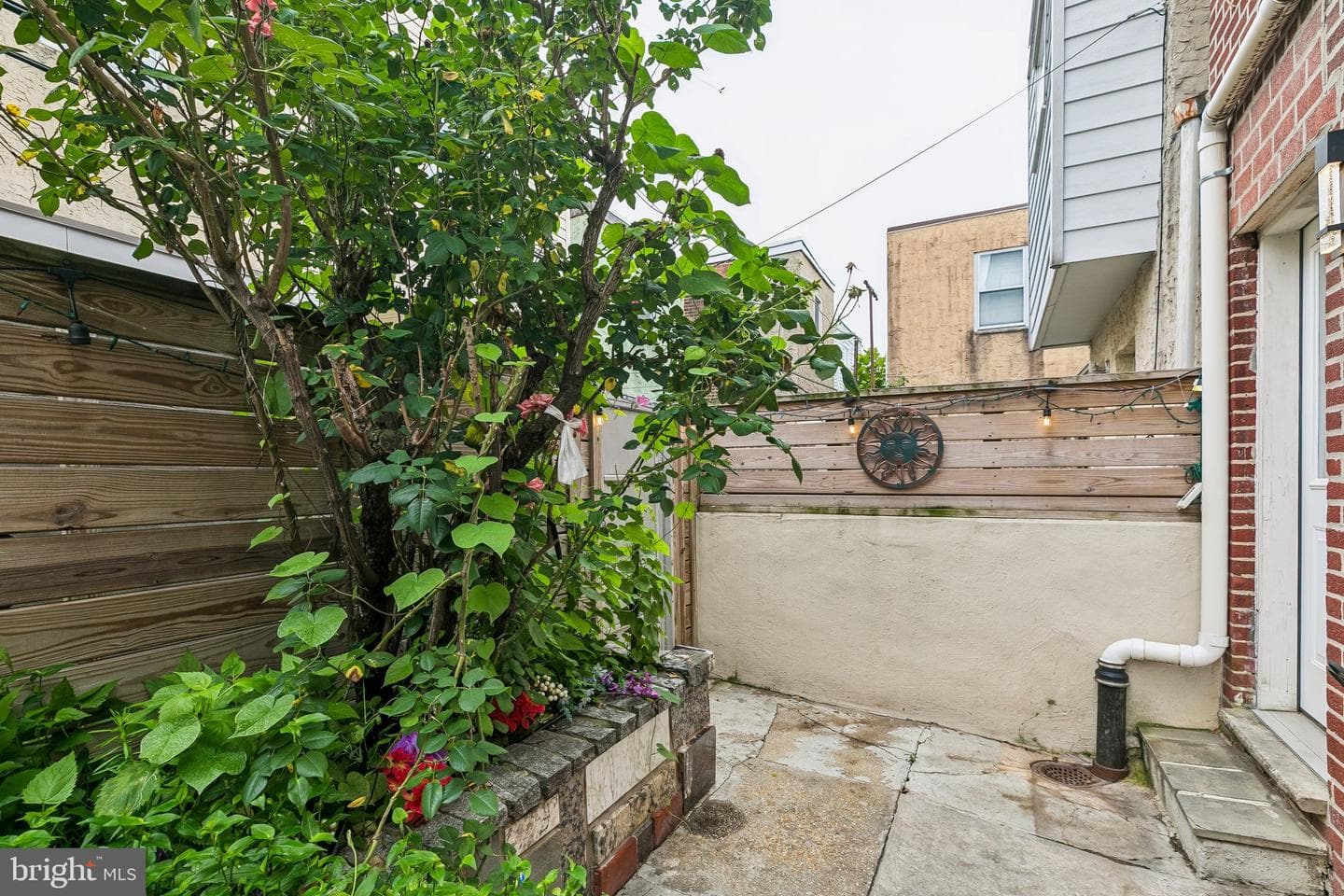 1907 S Camac Street photo 4