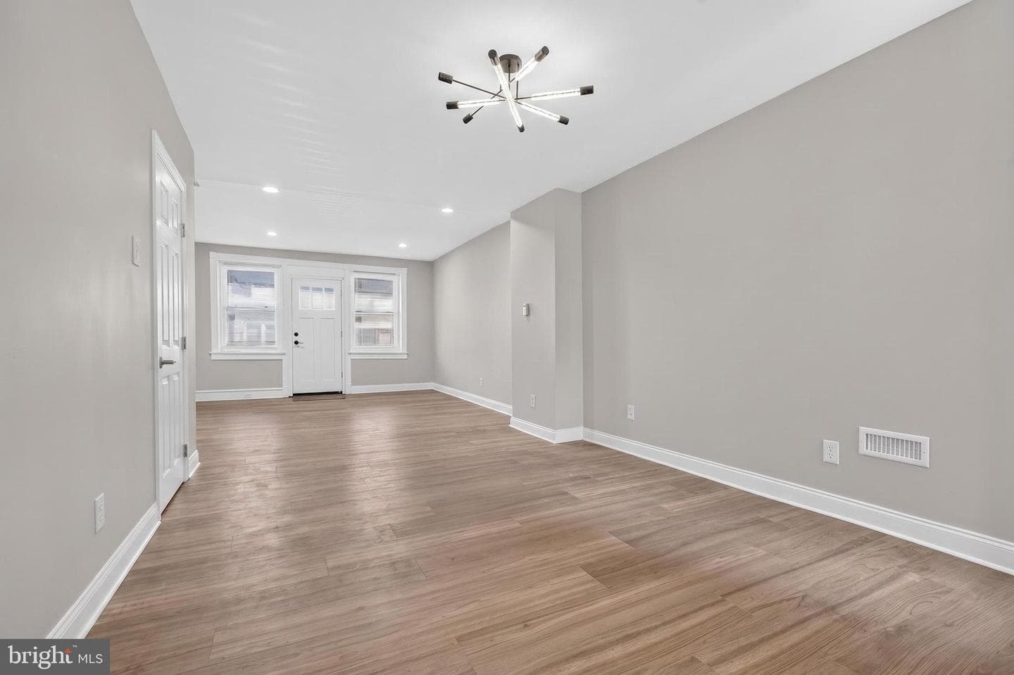 5638 Malcolm Street photo 14