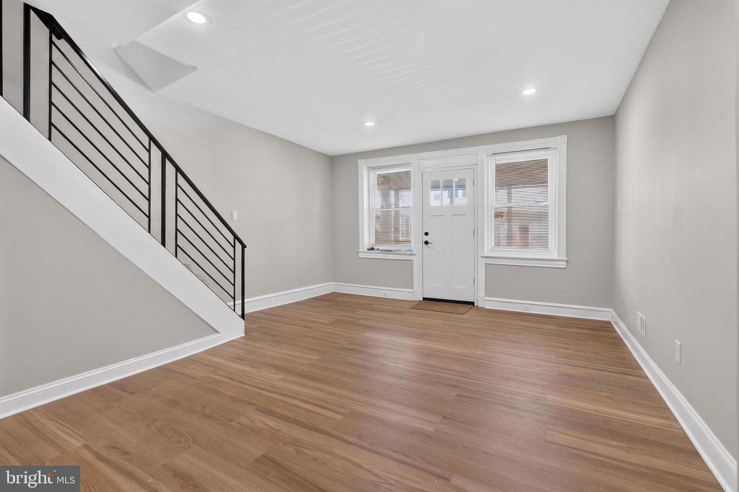 5638 Malcolm Street photo 3