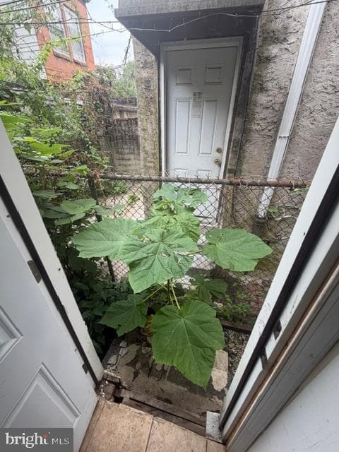 2205 N Lambert Street photo 28