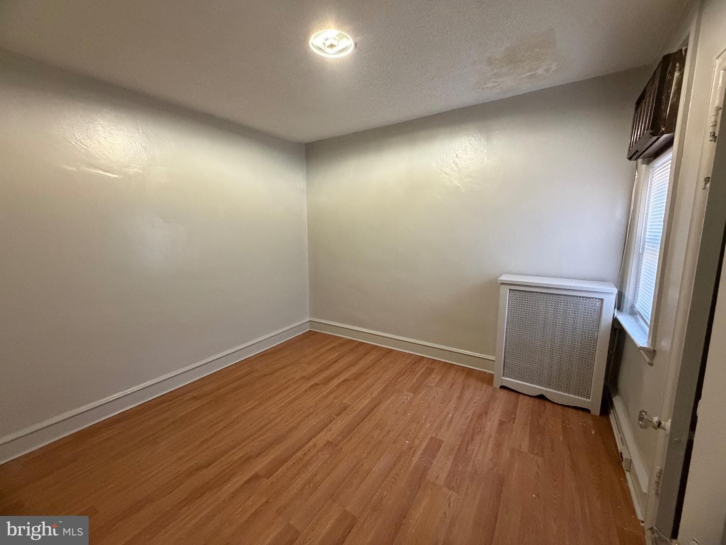 452 Devereaux Avenue photo 8
