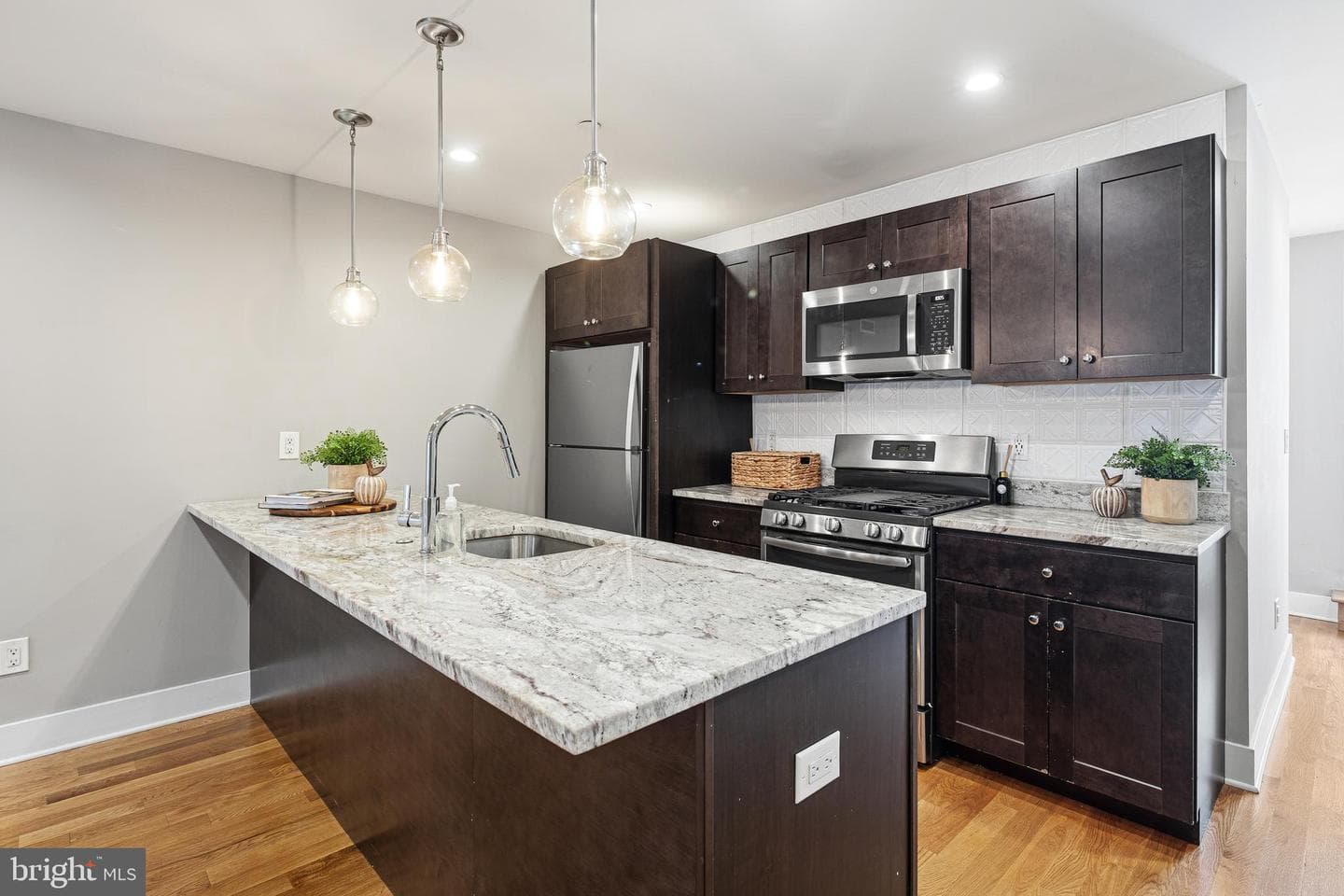 1821 Carpenter Street #a photo 9
