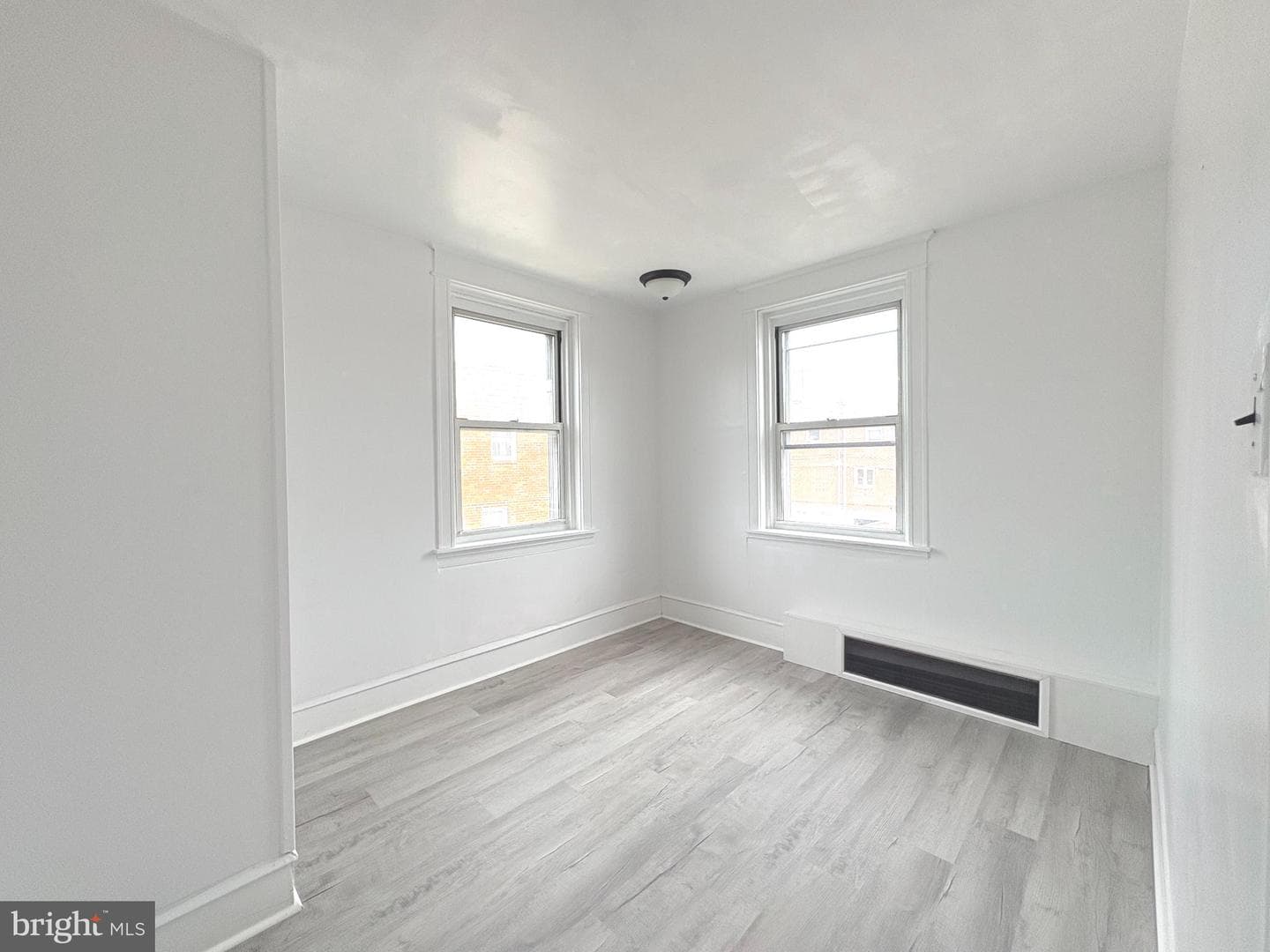 2241 Knorr Street photo 18