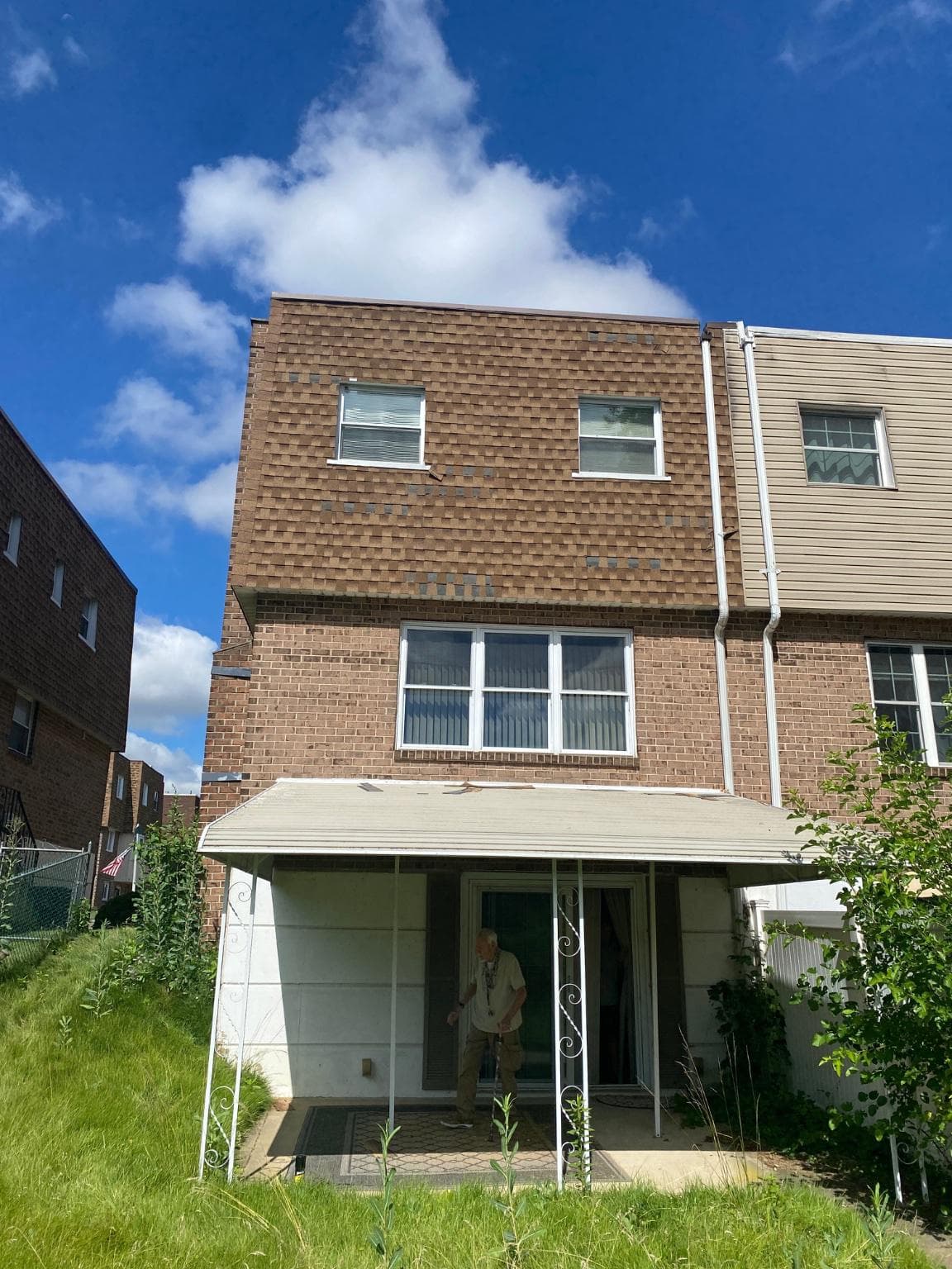 8909 Lewin Place photo 4