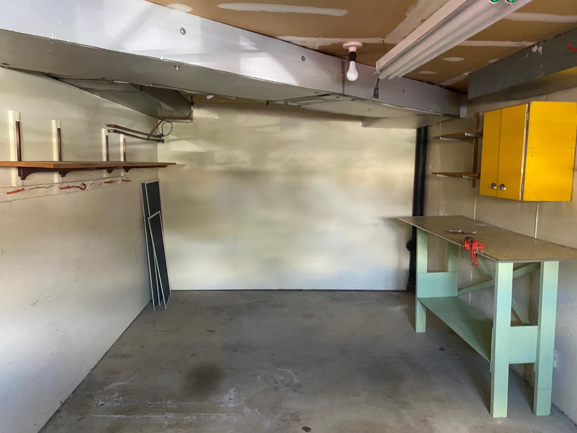 8909 Lewin Place photo 5