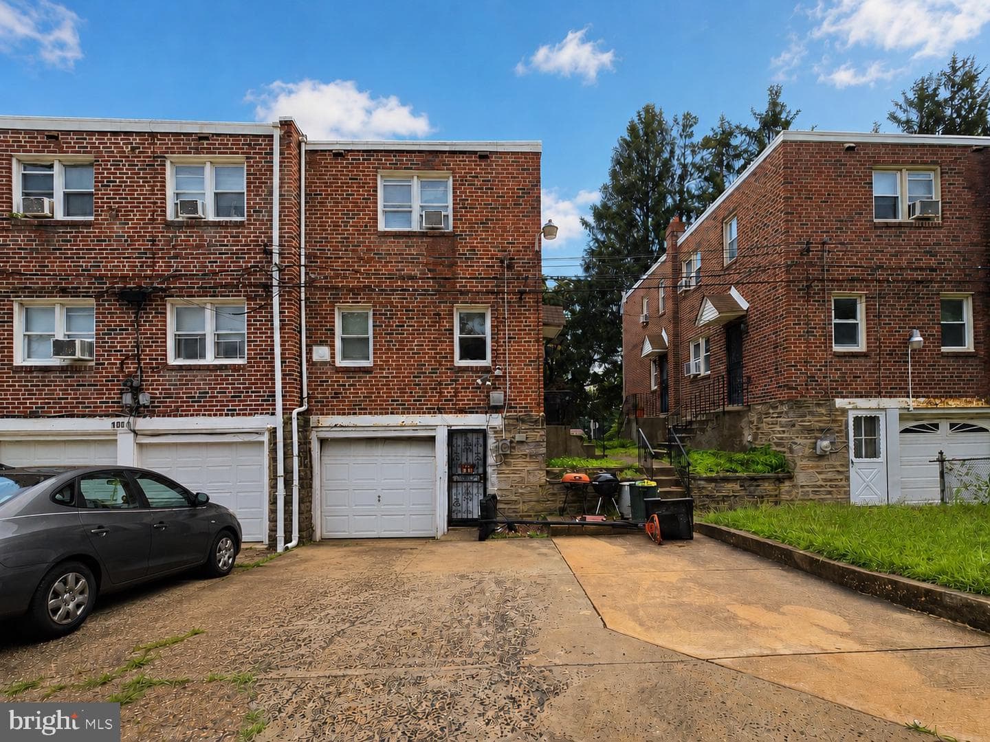 1010 Cliveden Street E photo 3