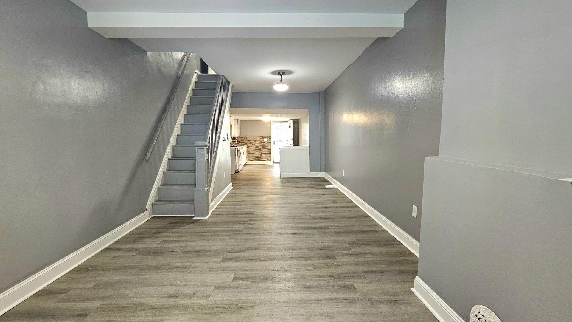 2411 N Lawrence Street photo 6