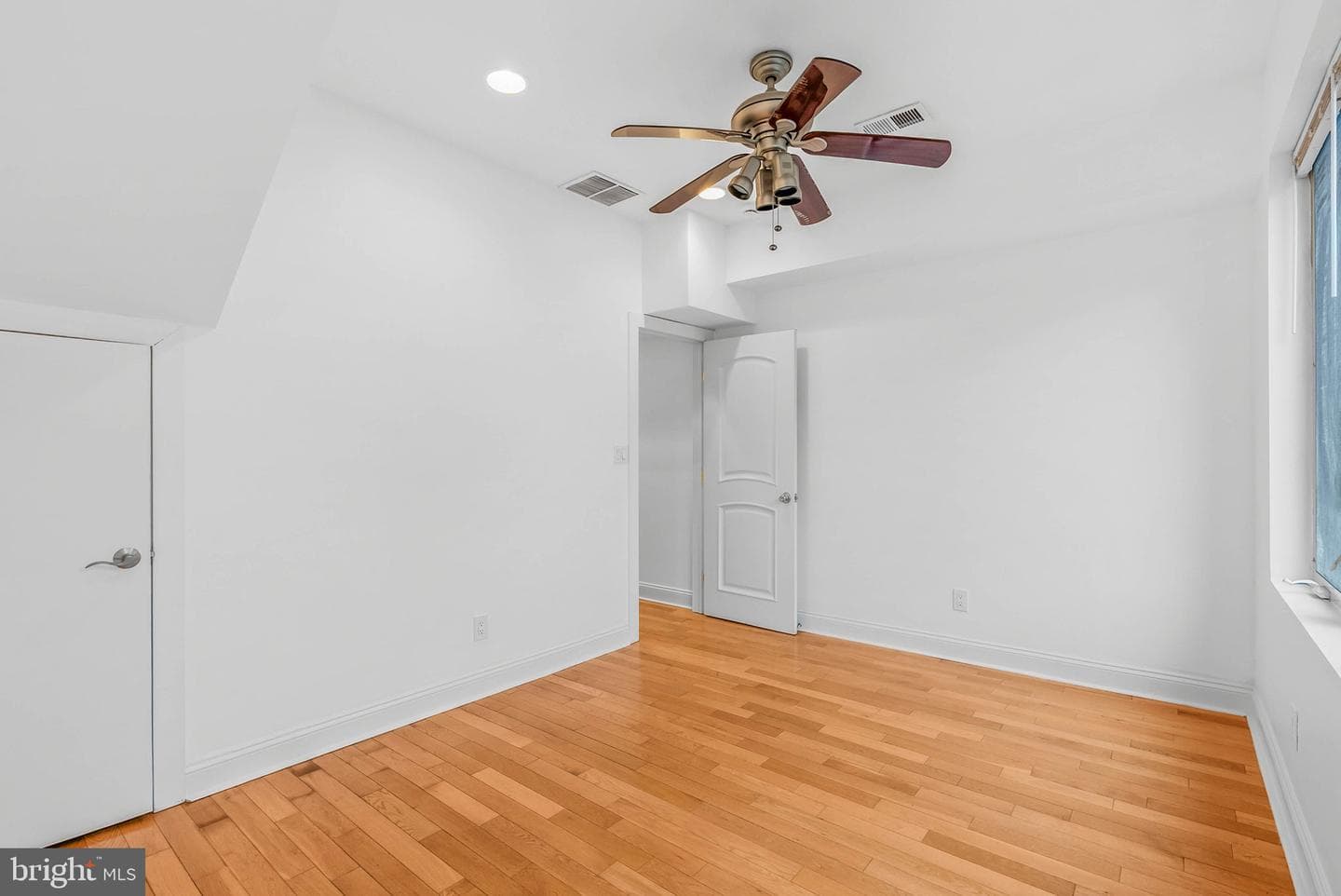 226 W Wildey Street photo 28