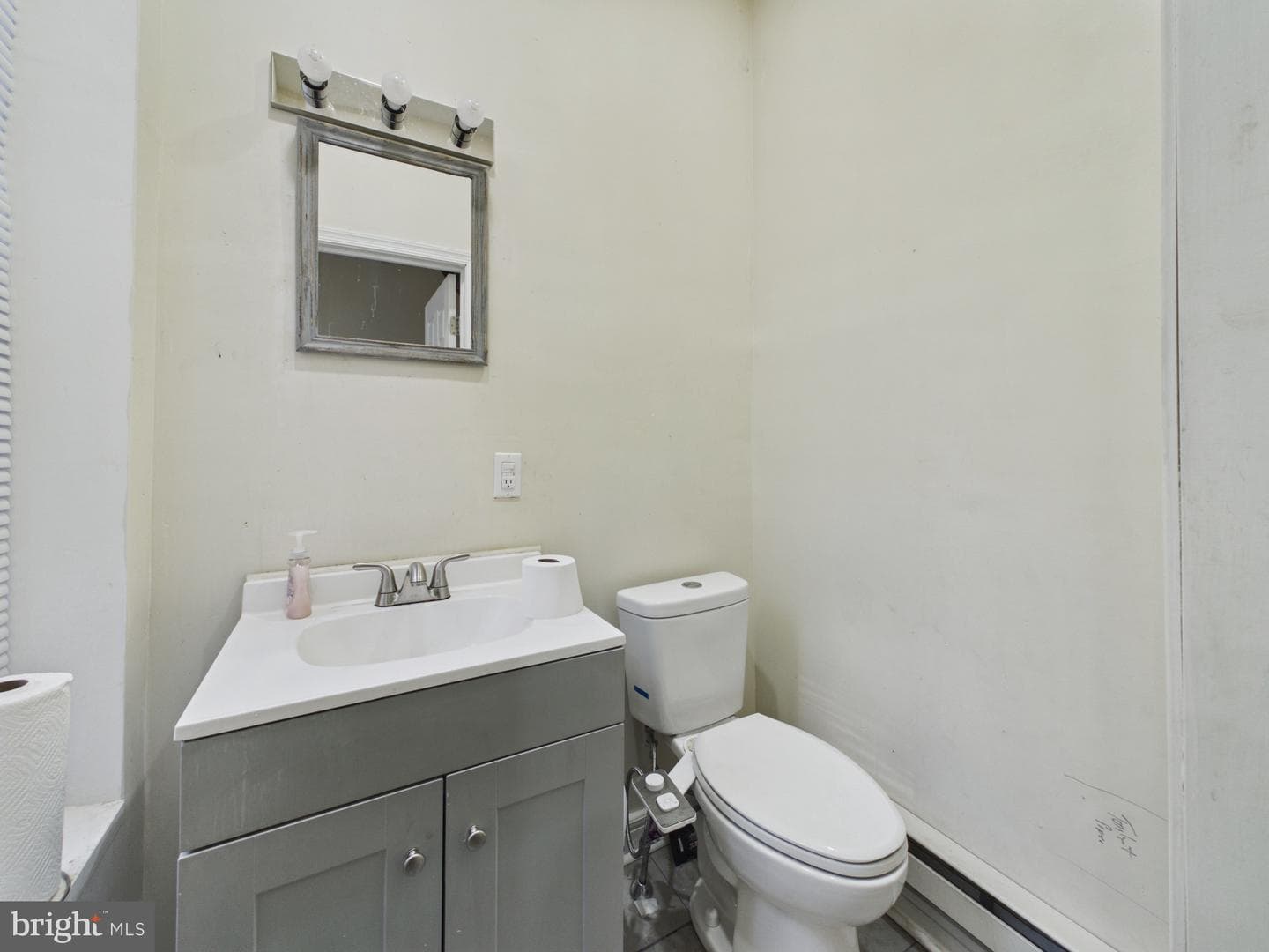5621 Walton Avenue photo 6