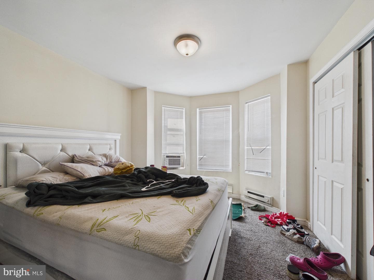 5621 Walton Avenue photo 8
