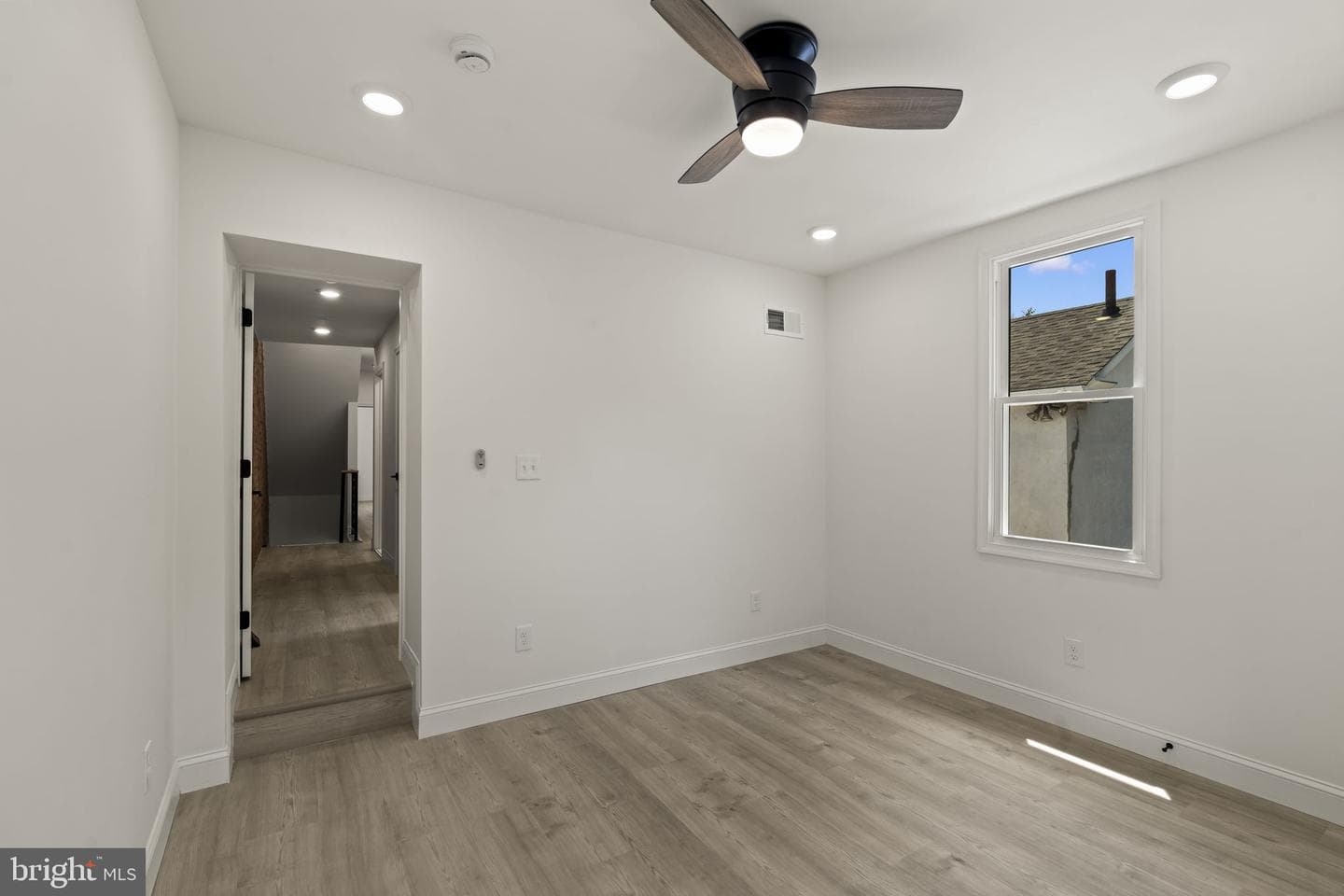 624 W Johnson Street photo 26