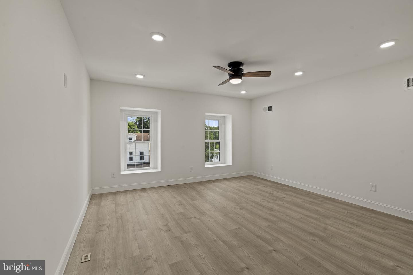 624 W Johnson Street photo 41