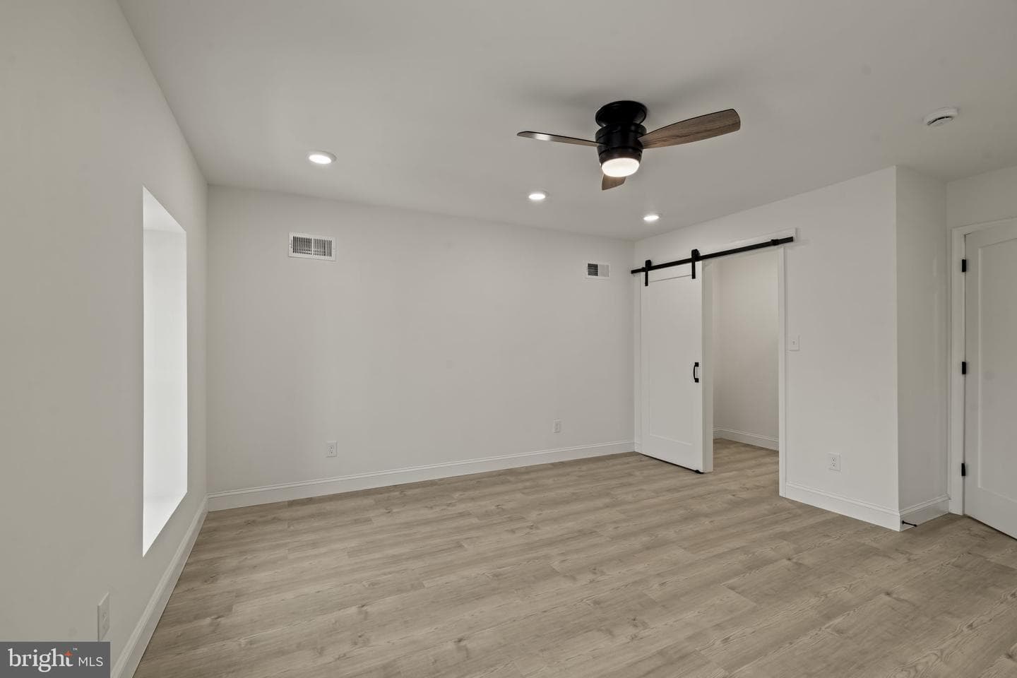 624 W Johnson Street photo 43