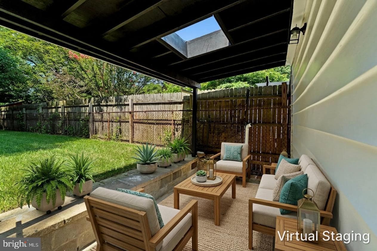 624 W Johnson Street photo 56