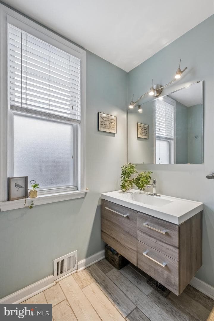 3141 Livingston Street photo 20
