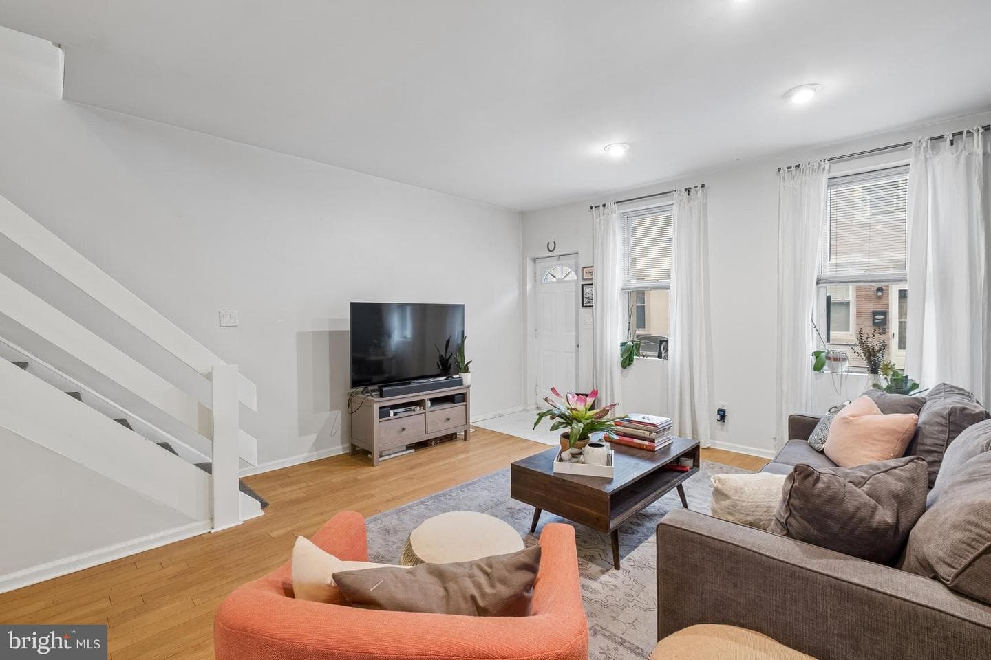 3141 Livingston Street photo 5