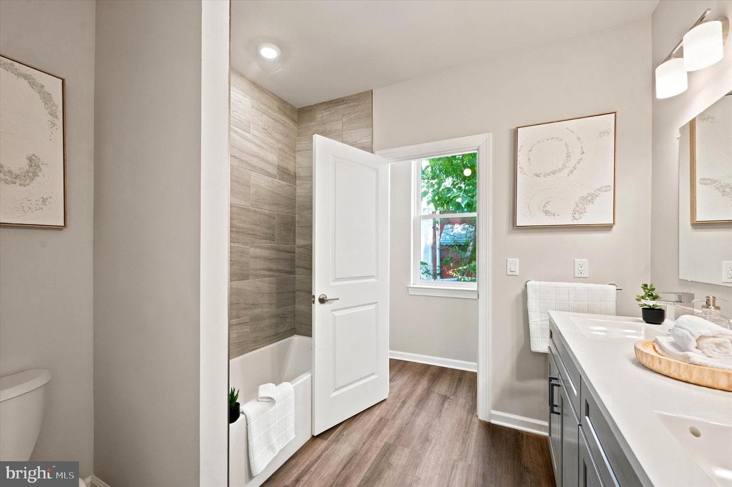 1207 S Harmony Street photo 19