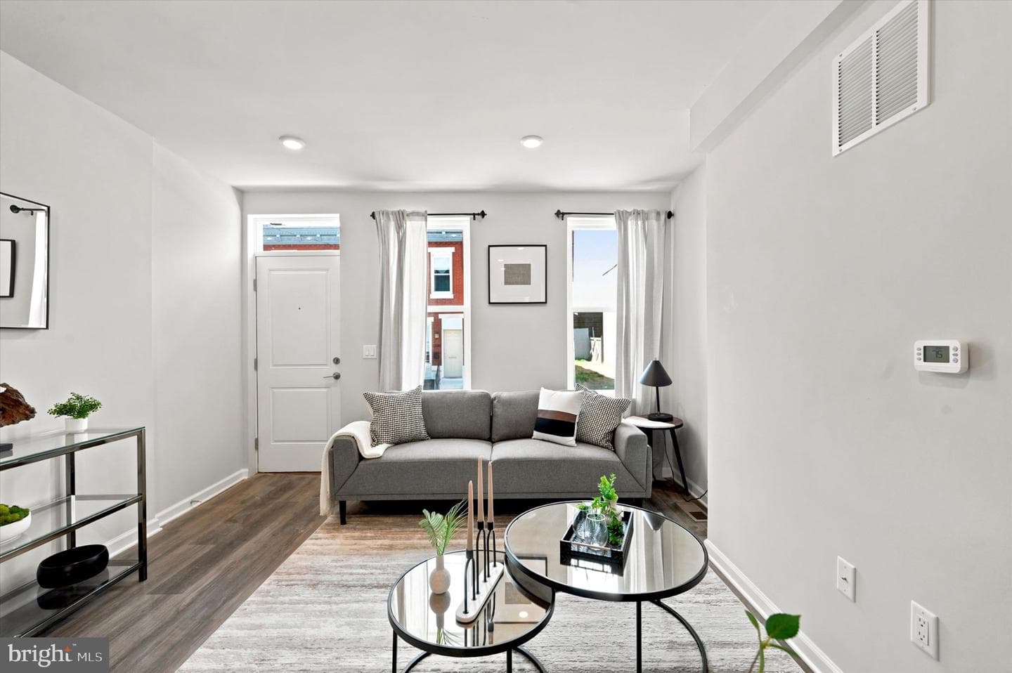 1207 S Harmony Street photo 6