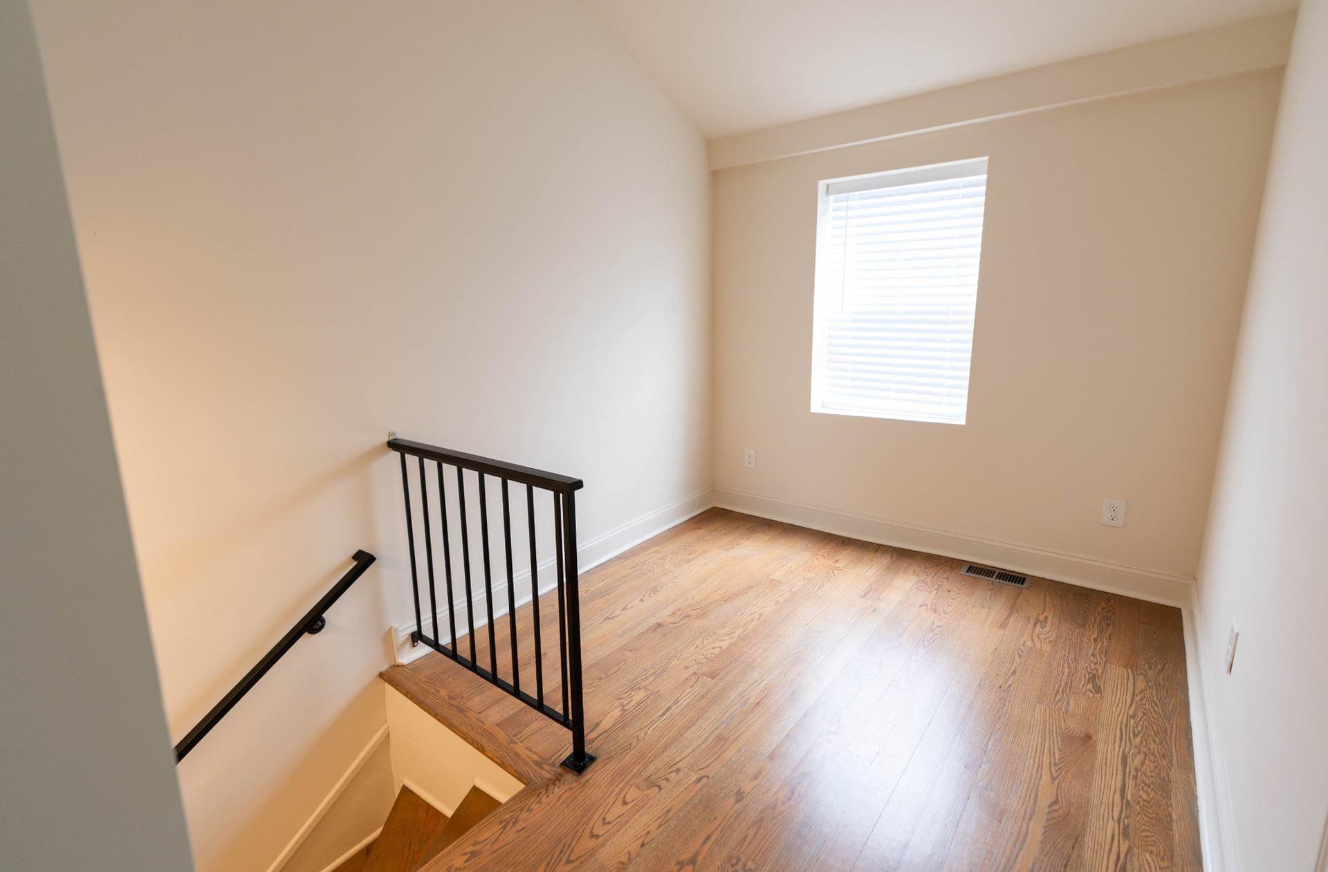 907 S Darien Way photo 19