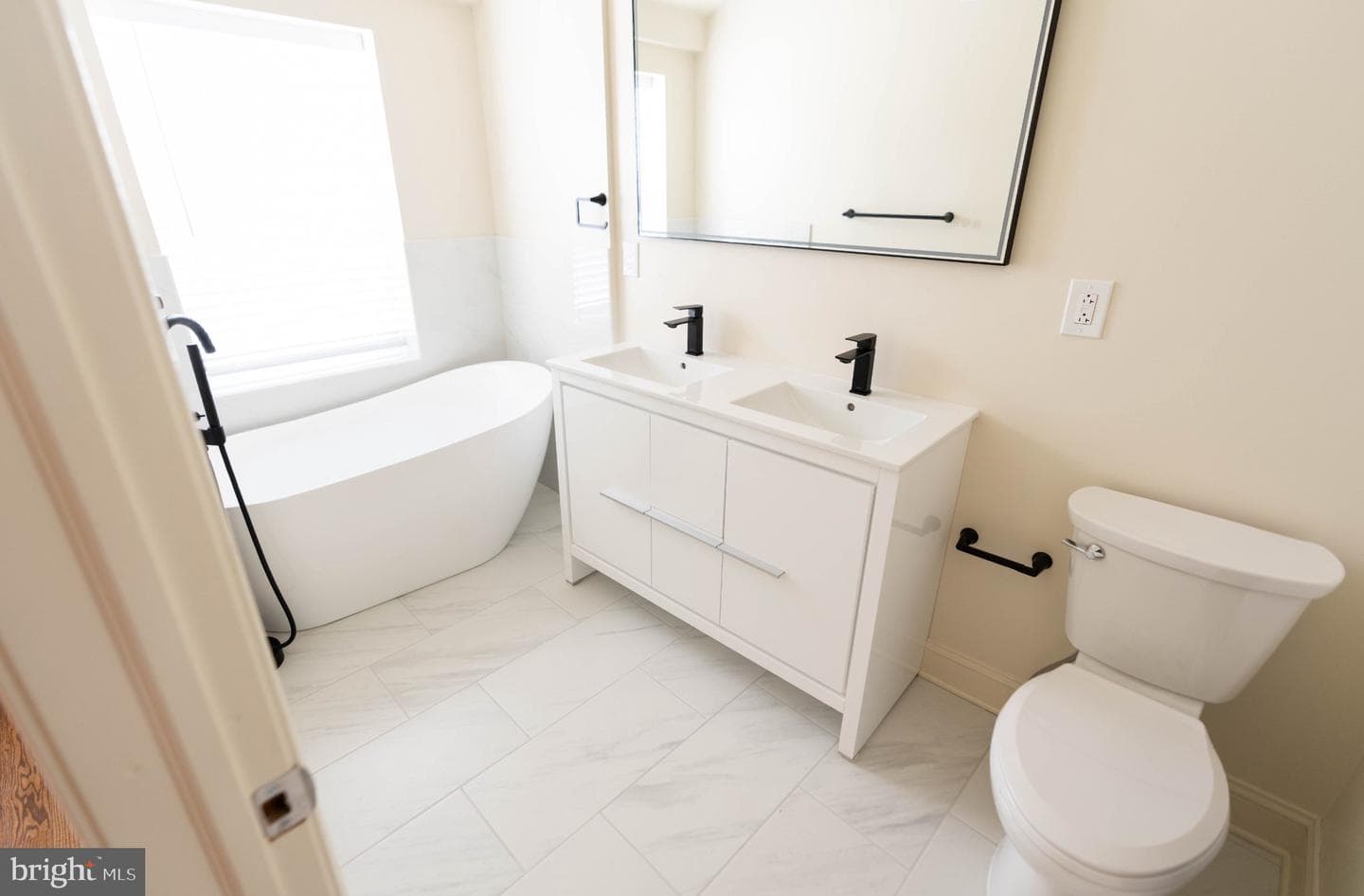 907 S Darien Way photo 23