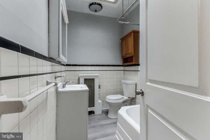 645 E Westmoreland Street photo 7