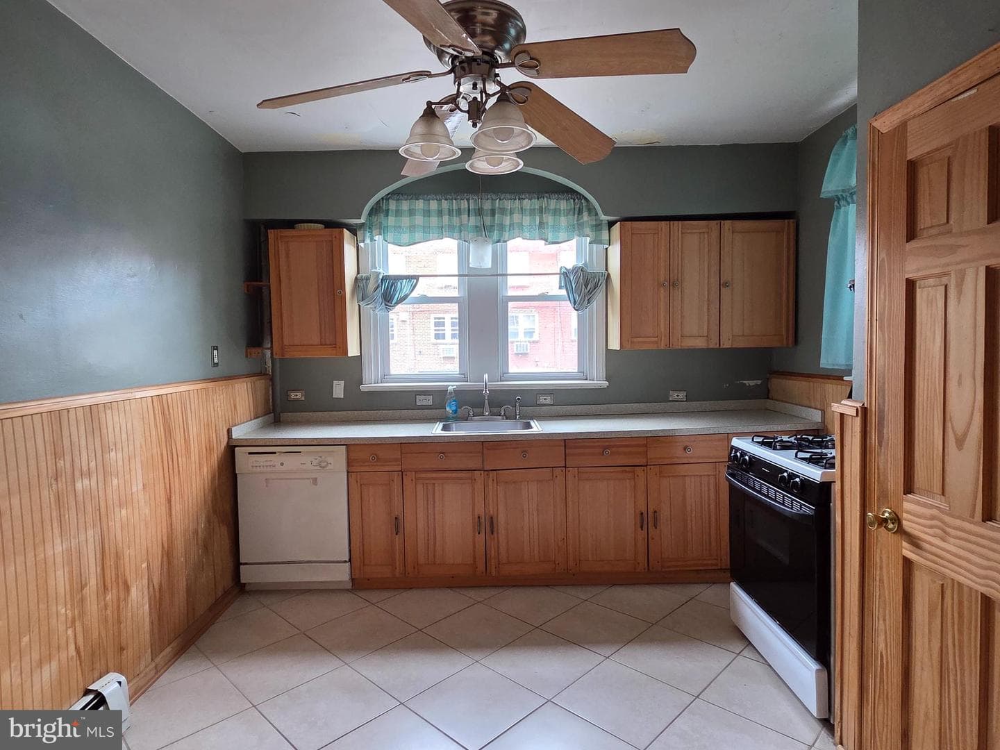 3019 Knorr Street photo 6