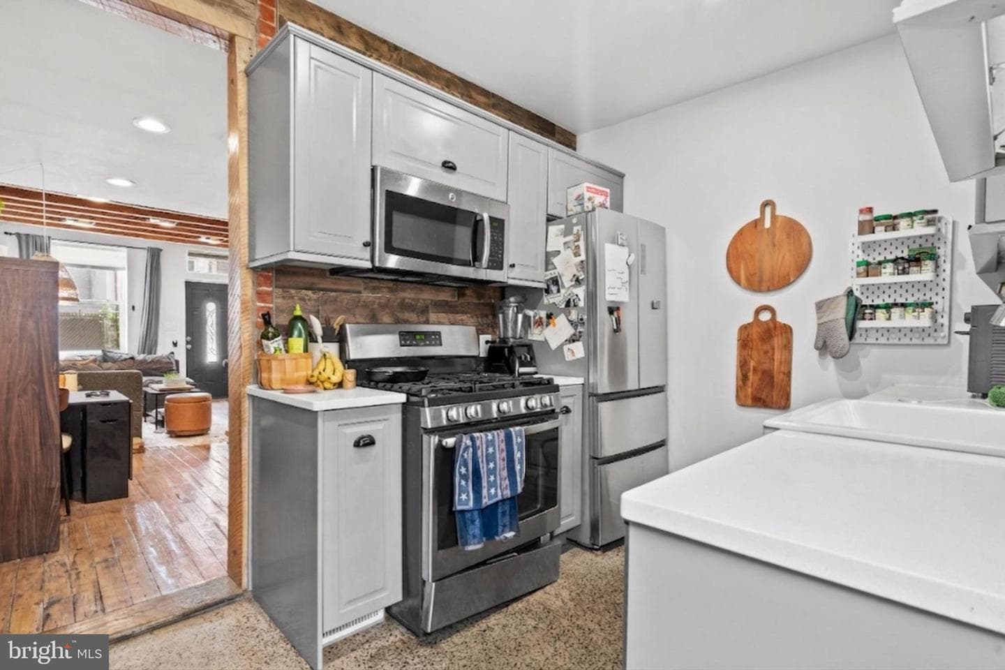 1510 N Leithgow Street photo 11