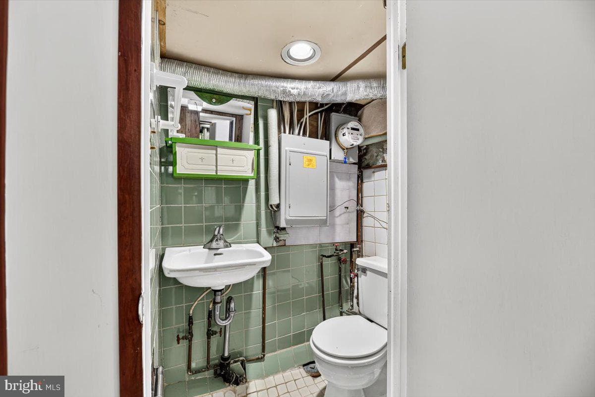 1118 Wolf Street photo 24