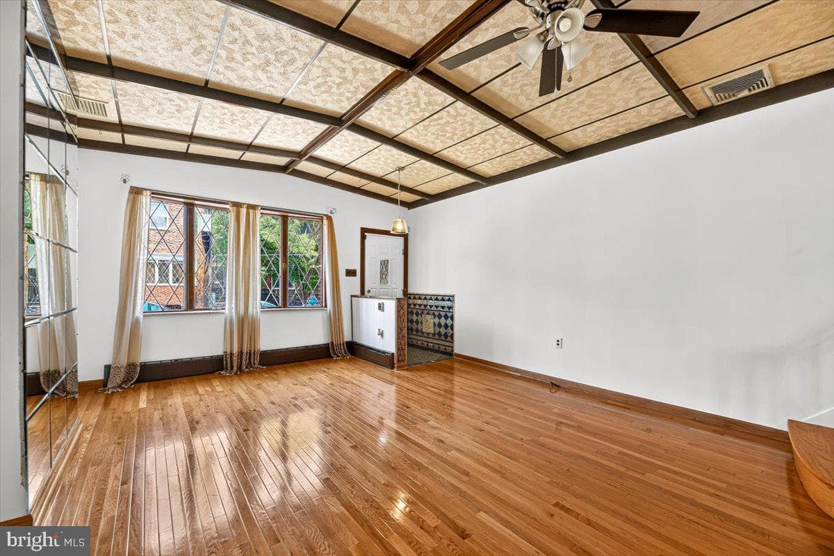 1118 Wolf Street photo 5