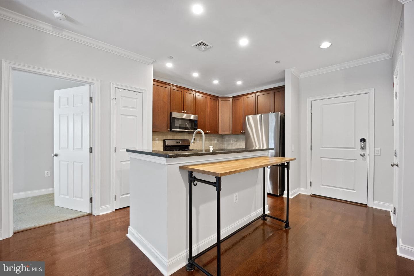 500 Admirals Way #106 photo 10
