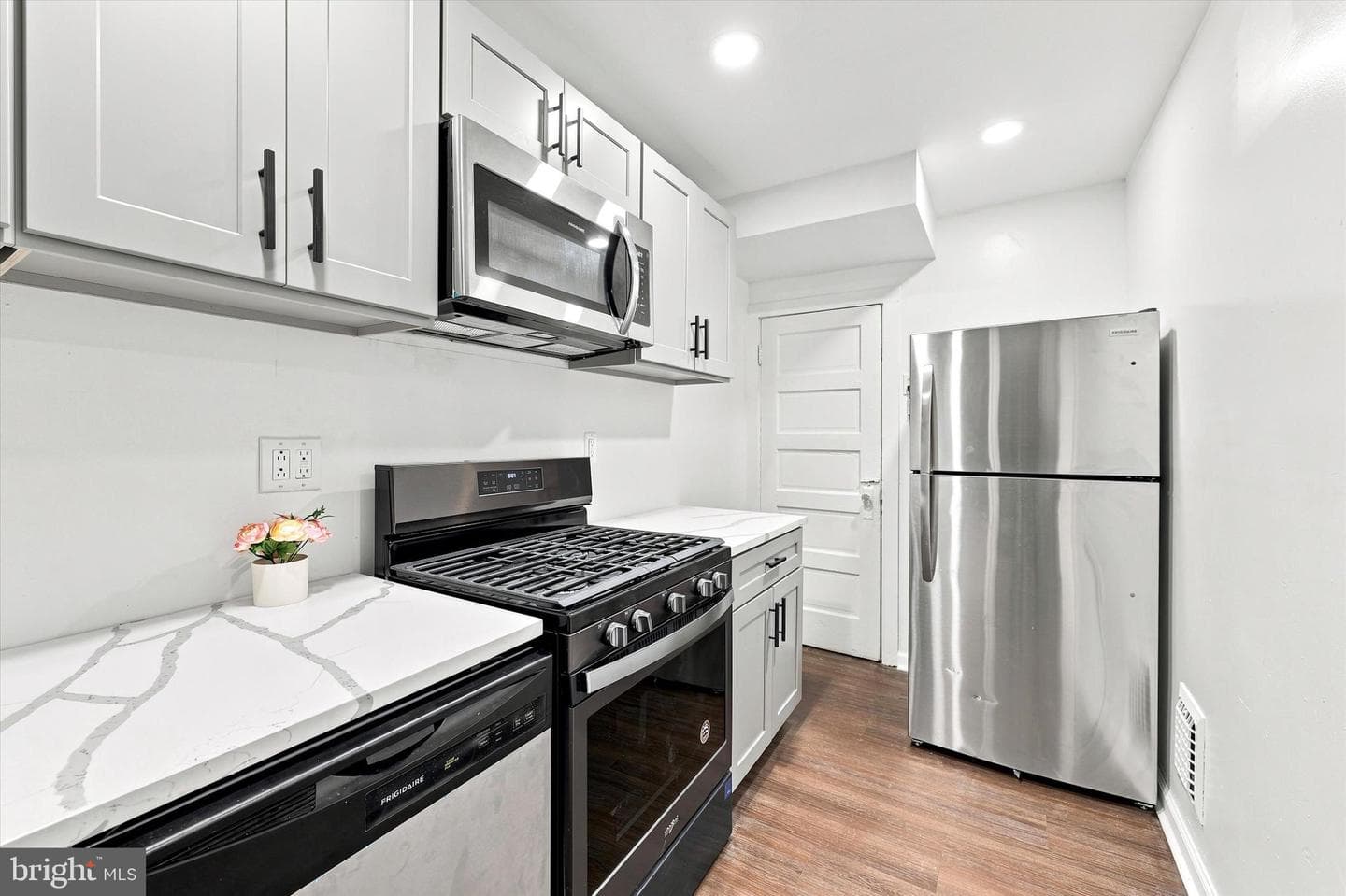 2550 Carroll Street photo 10