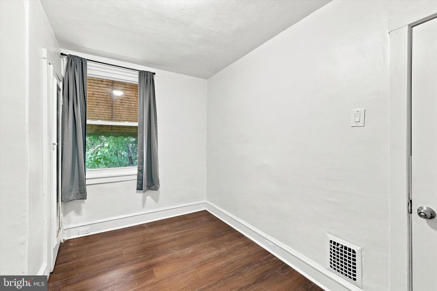 2550 Carroll Street photo 20