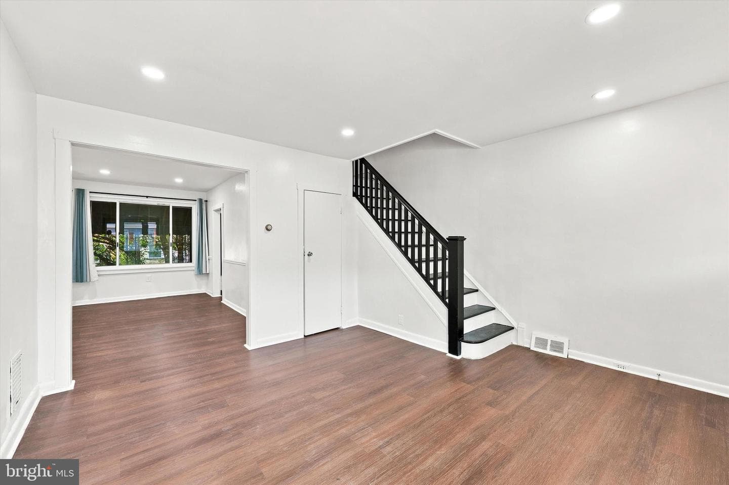 2550 Carroll Street photo 3