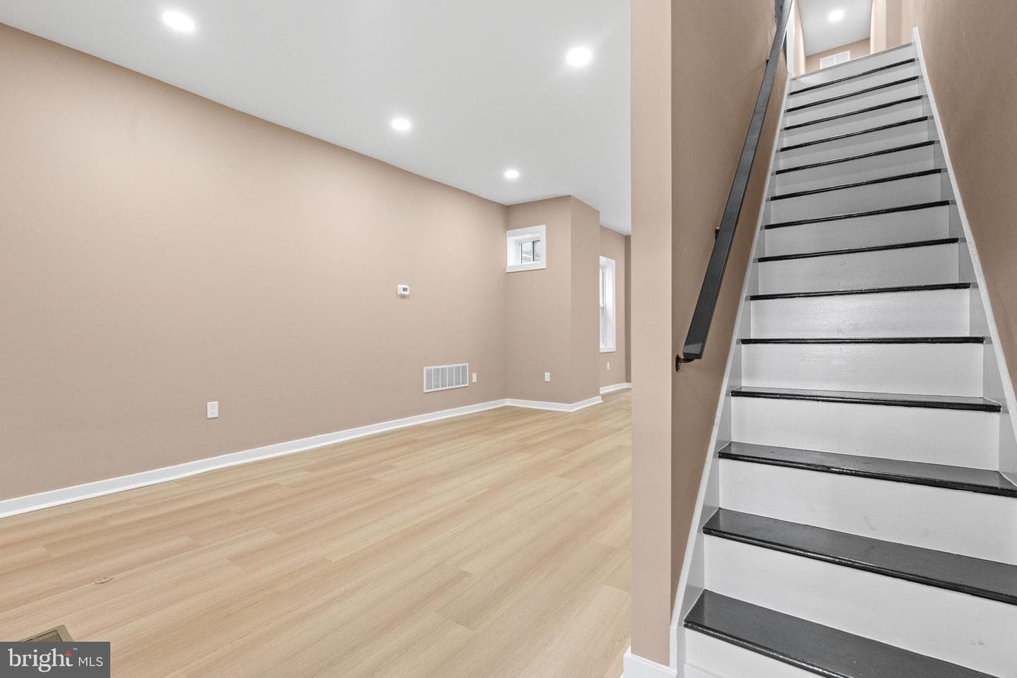 2131 S Alden Street photo 10
