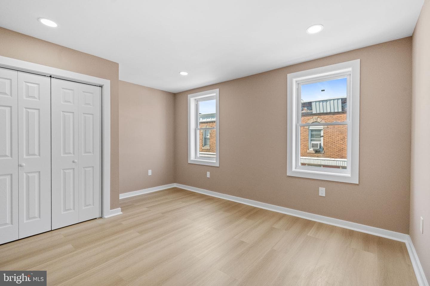 2131 S Alden Street photo 29