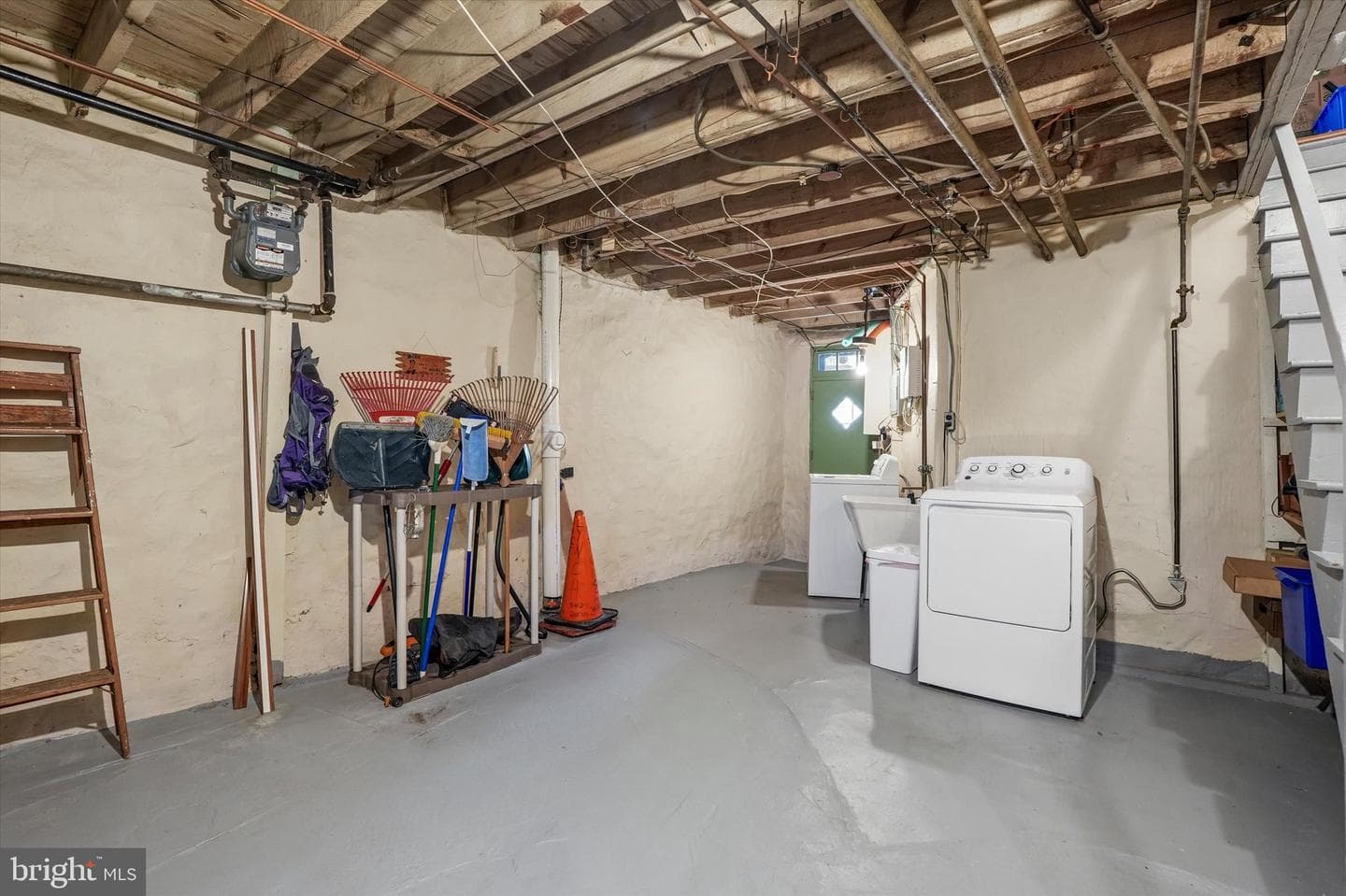 3427 W Queen Lane photo 25