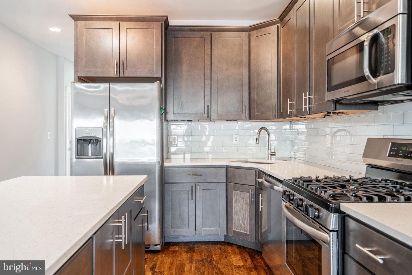 2603 E Hagert Street #a photo 5