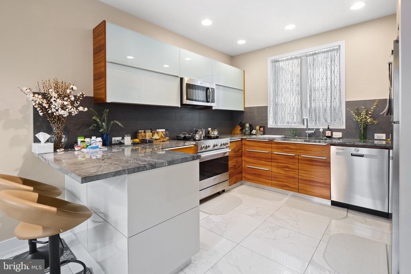 813 N Orianna Street #813a photo 16